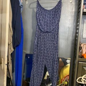 Strapless jumpsuit with elastic leg bottoms